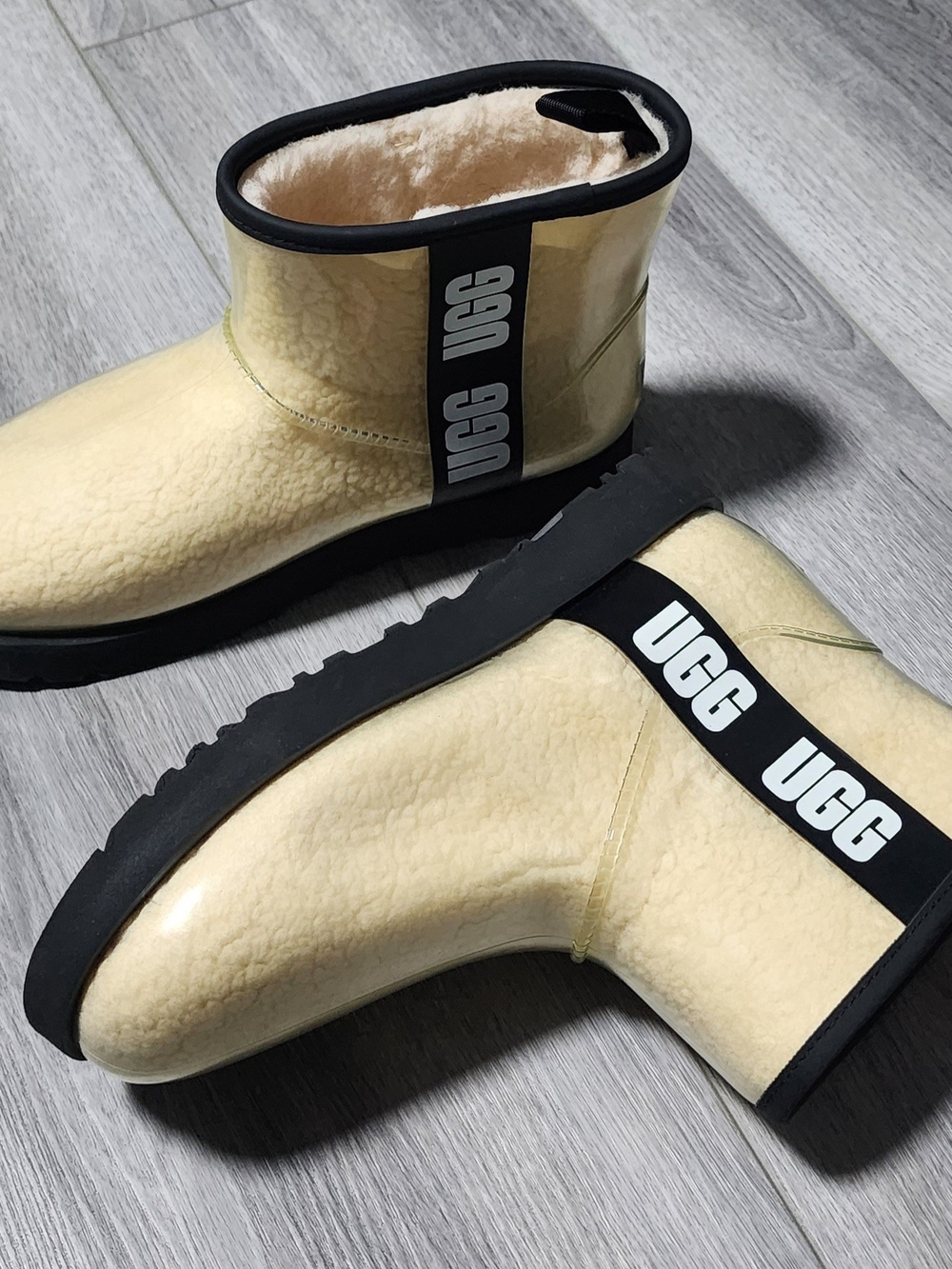NWOB UGG Classic Clear Mini Waterproof Rain Boots Womens Size 9